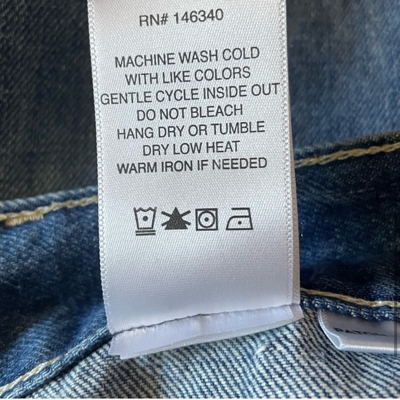 AMO Patch Pocket Short - Picture 7 of 8